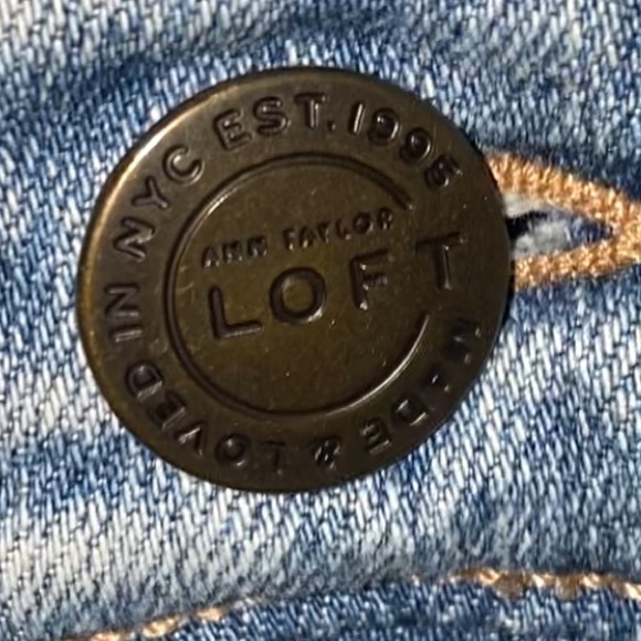 LOFT Classic Blue Denim Skirt stoned wash stripe / size 14 - Picture 5 of 17